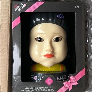 Squid Game Young-Hee Red Light / Green Light Popcorn Bowl